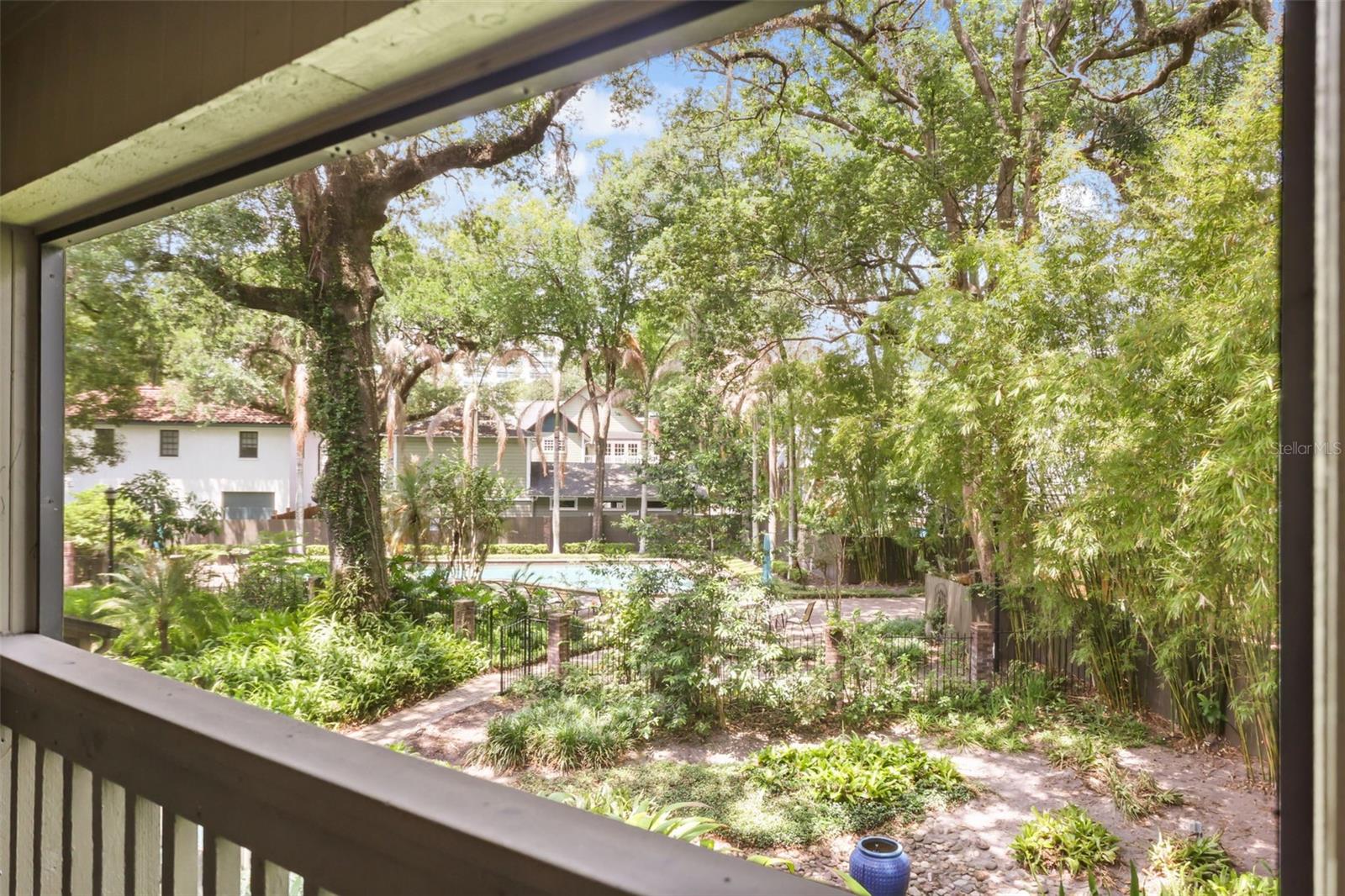 CHEROKEE PLACE CONDO PH 01 - Residential