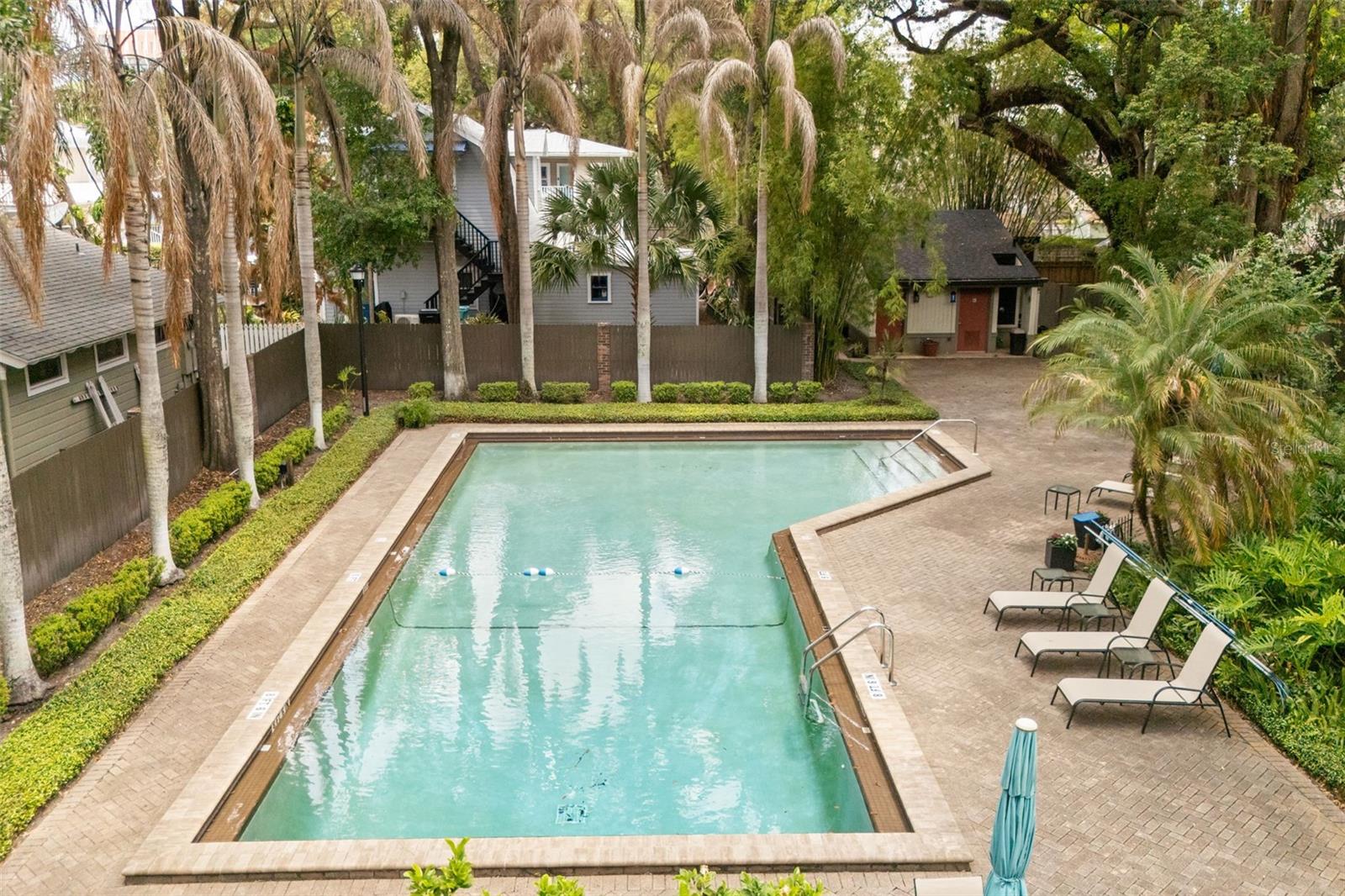 CHEROKEE PLACE CONDO PH 01 - Residential