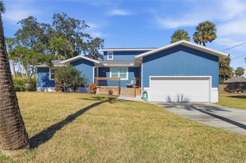 Photo of 9205 W Harbor Isle Court, Crystal River, FL 34429 (MLS # W7888316)