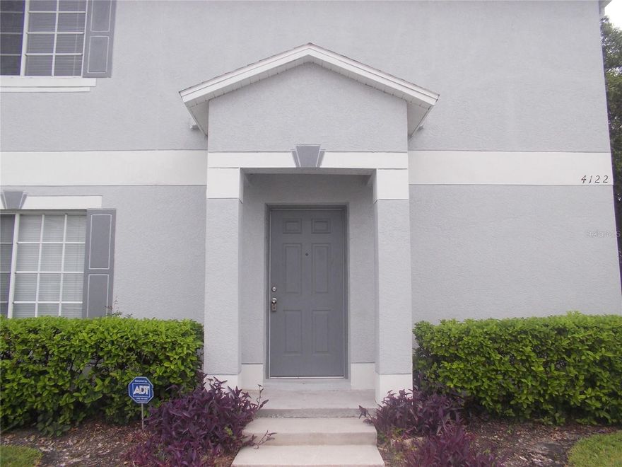 End unit in a gated community on the River. No carpet! Recently painted interior! Large open area, kitchen and dining room with a half bathroom downstairs. Upstairs are three nice size bedrooms, 2 baths and a laundry closet with a full size washer and dryer. Community pool, playground, docs, boat ramp, clubhouse, gym, racquetball and more! This is a must see! Tenant costs will include a processing fee of $125 along with rent and any deposit. HOA does have an approval process as well.