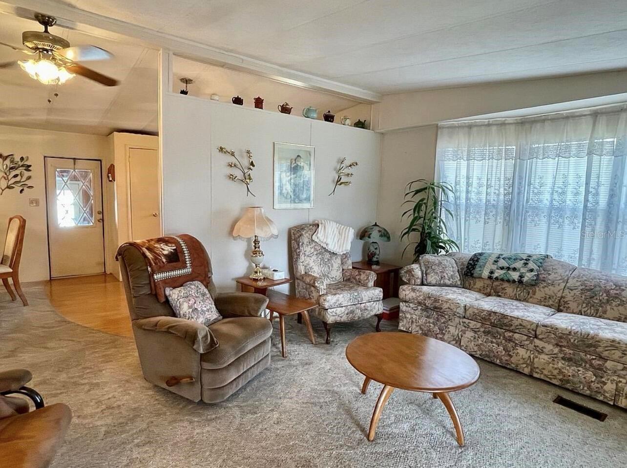 OAKS ROYAL - Residential