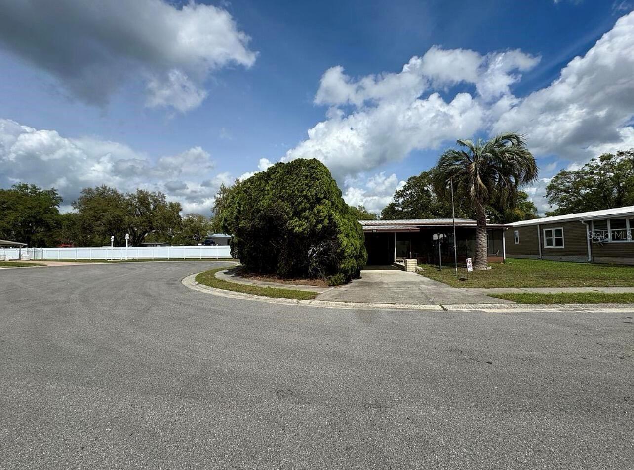 OAKS ROYAL - Residential