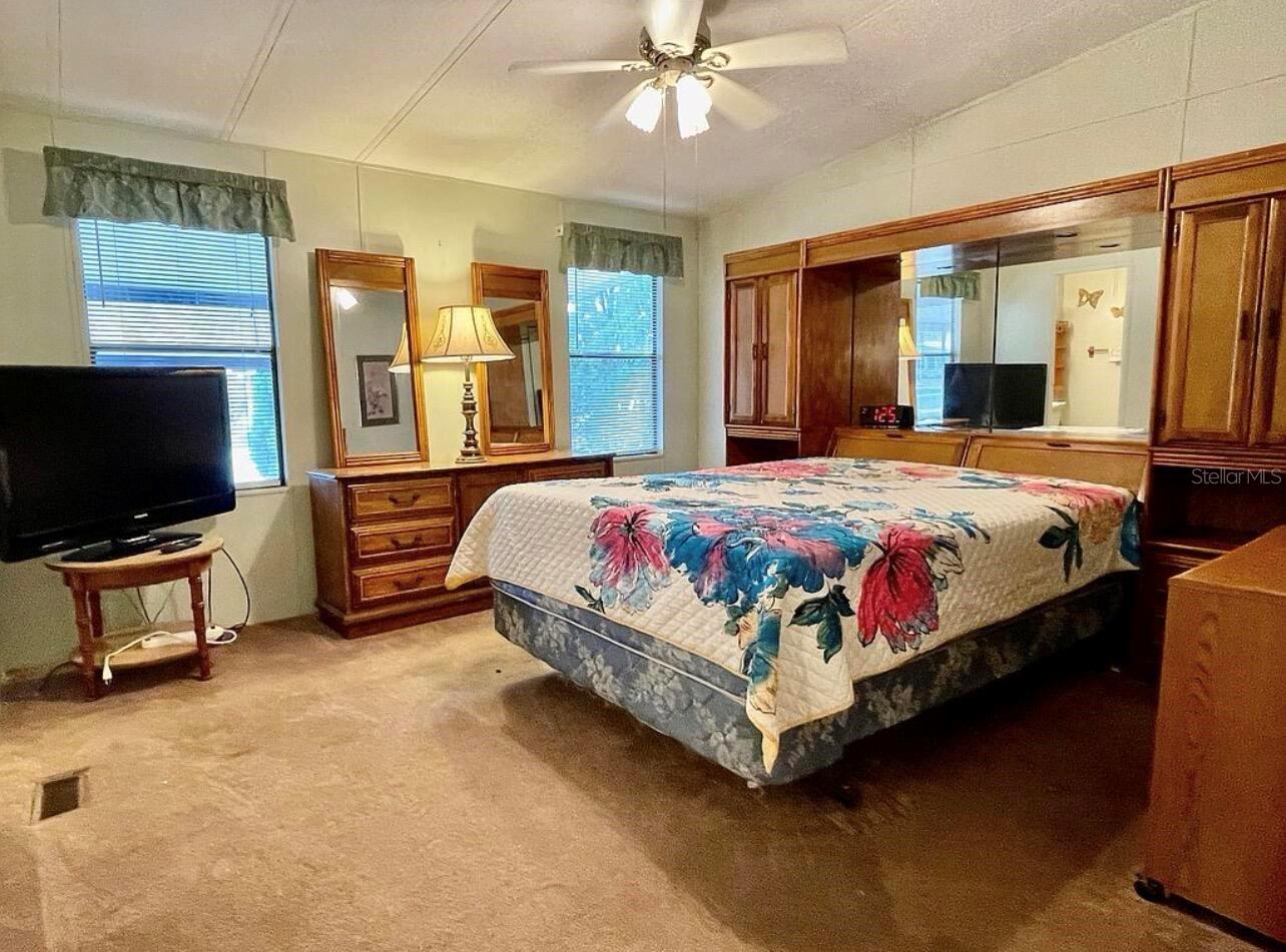 OAKS ROYAL - Residential