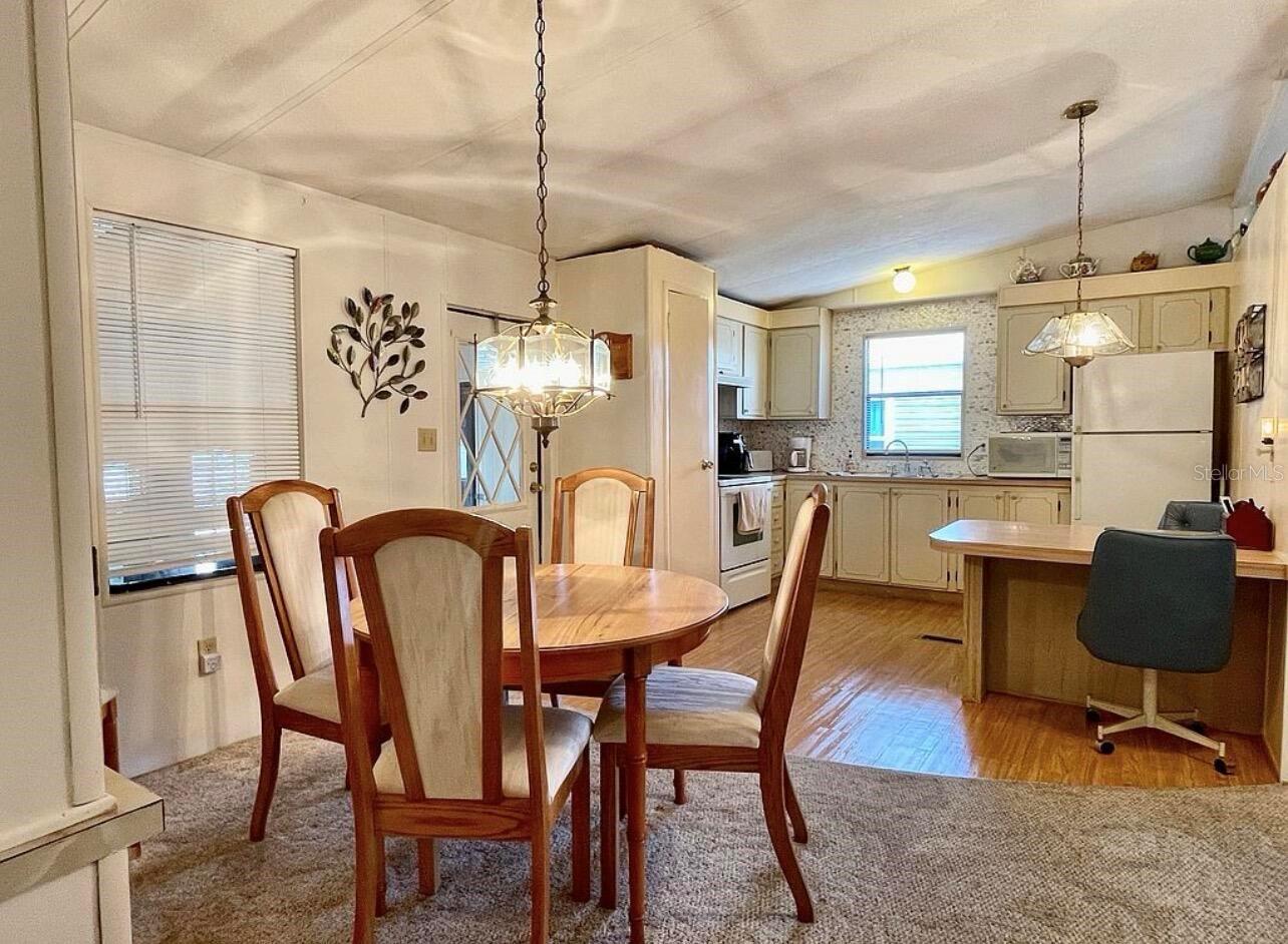 OAKS ROYAL - Residential