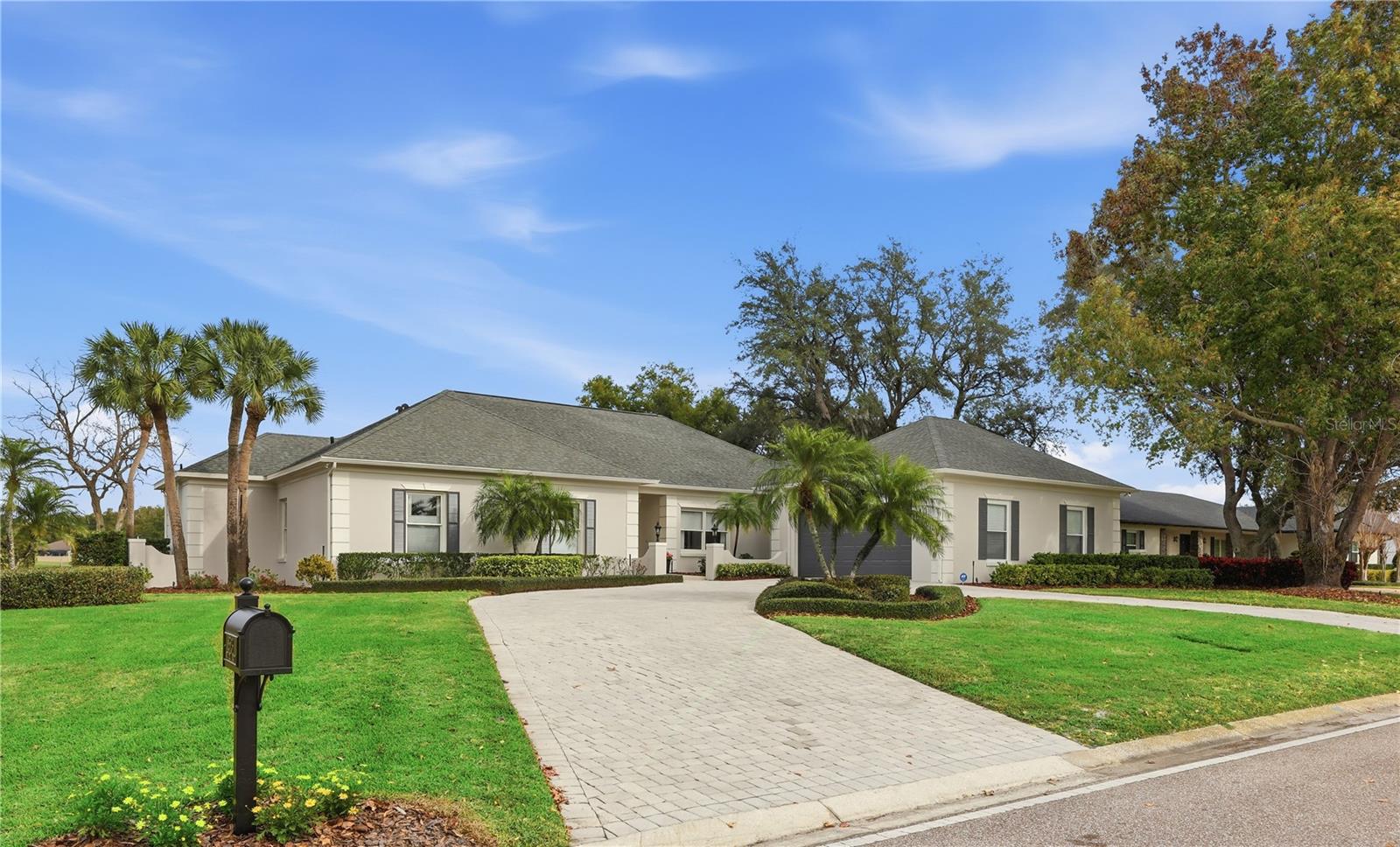 BAY HILL - Residential