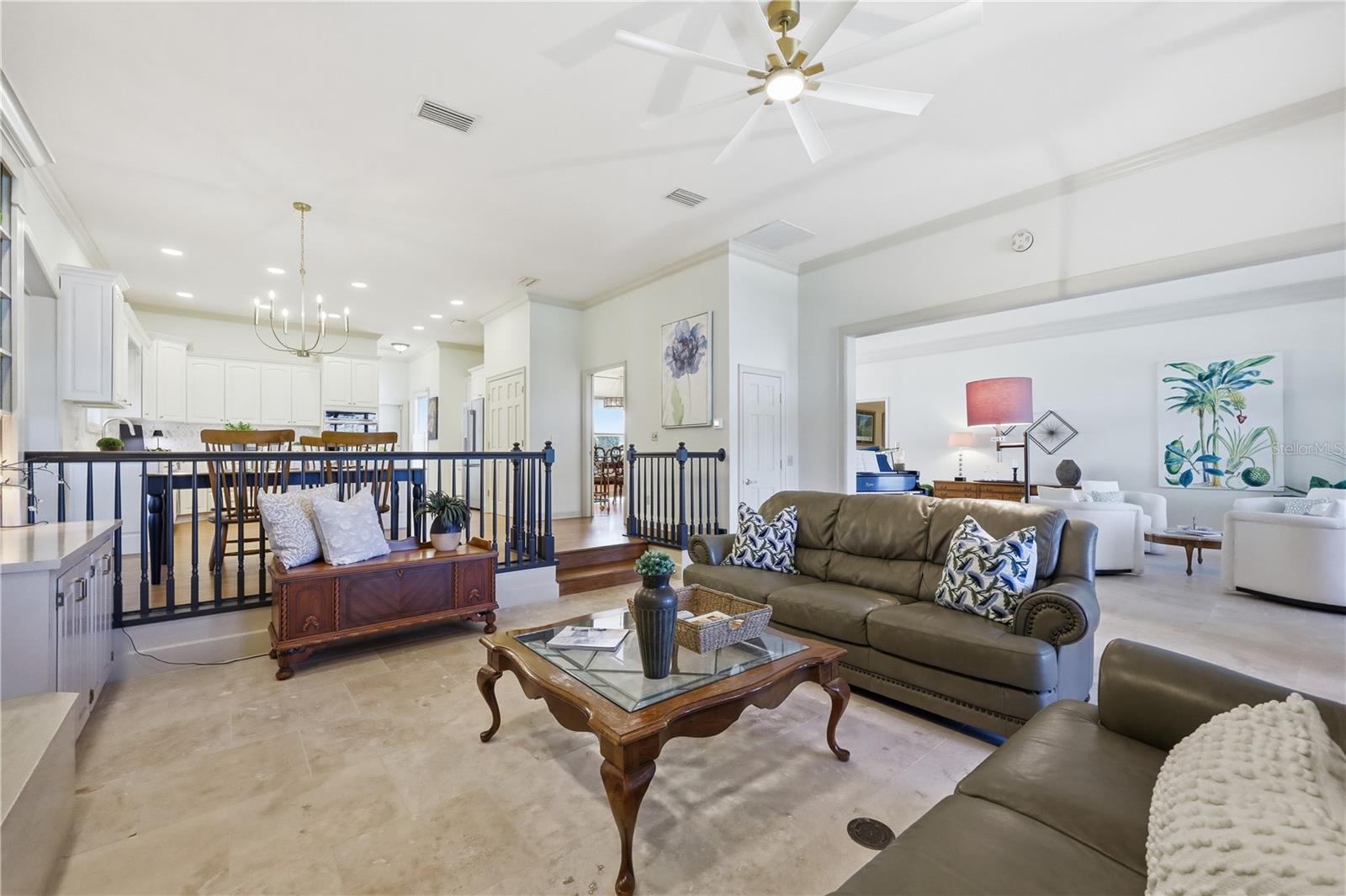 BAY HILL - Residential