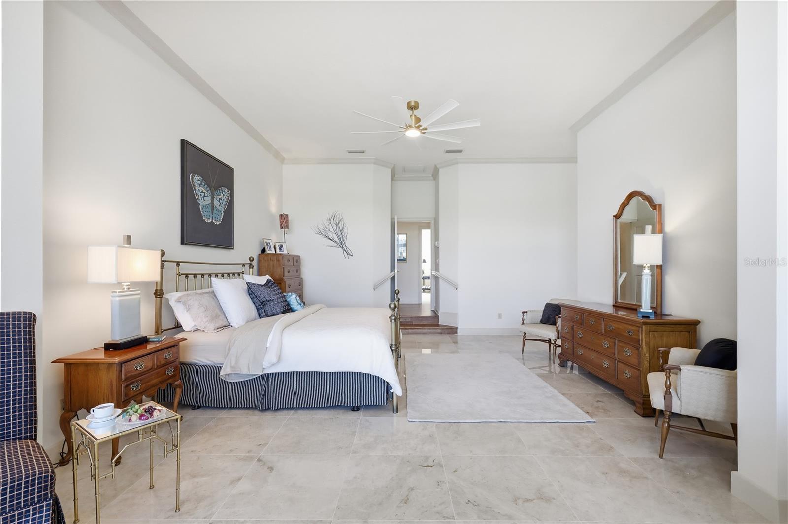 BAY HILL - Residential