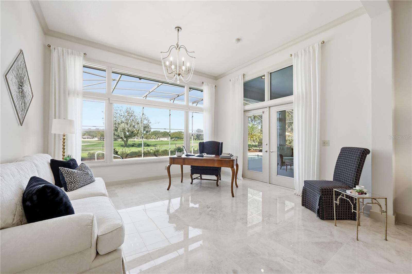 BAY HILL - Residential