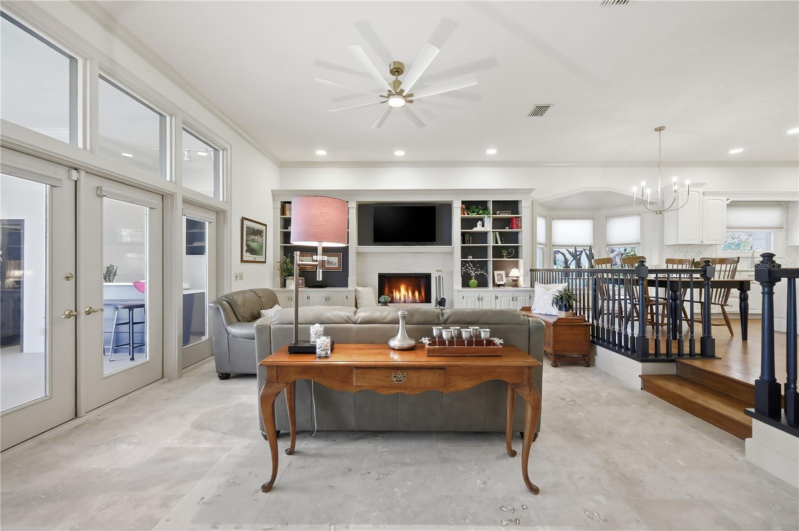 BAY HILL - Residential