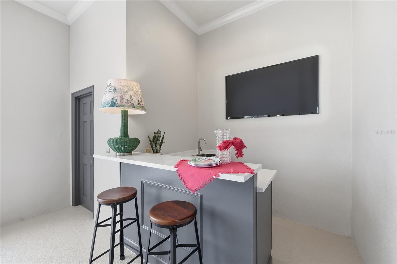 BAY HILL - Residential