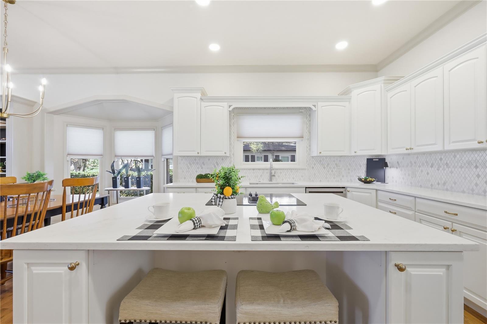 BAY HILL - Residential