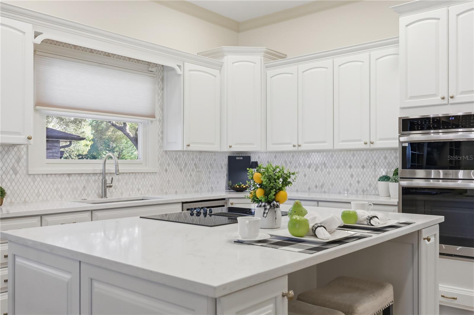 BAY HILL - Residential