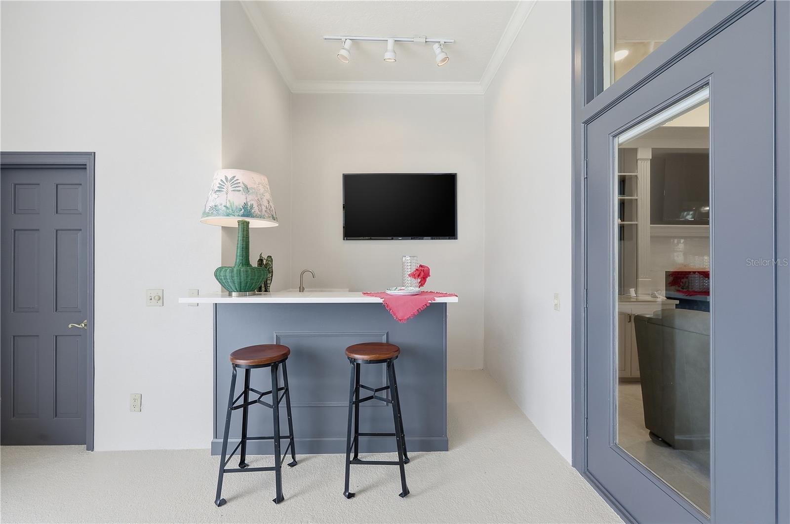 BAY HILL - Residential