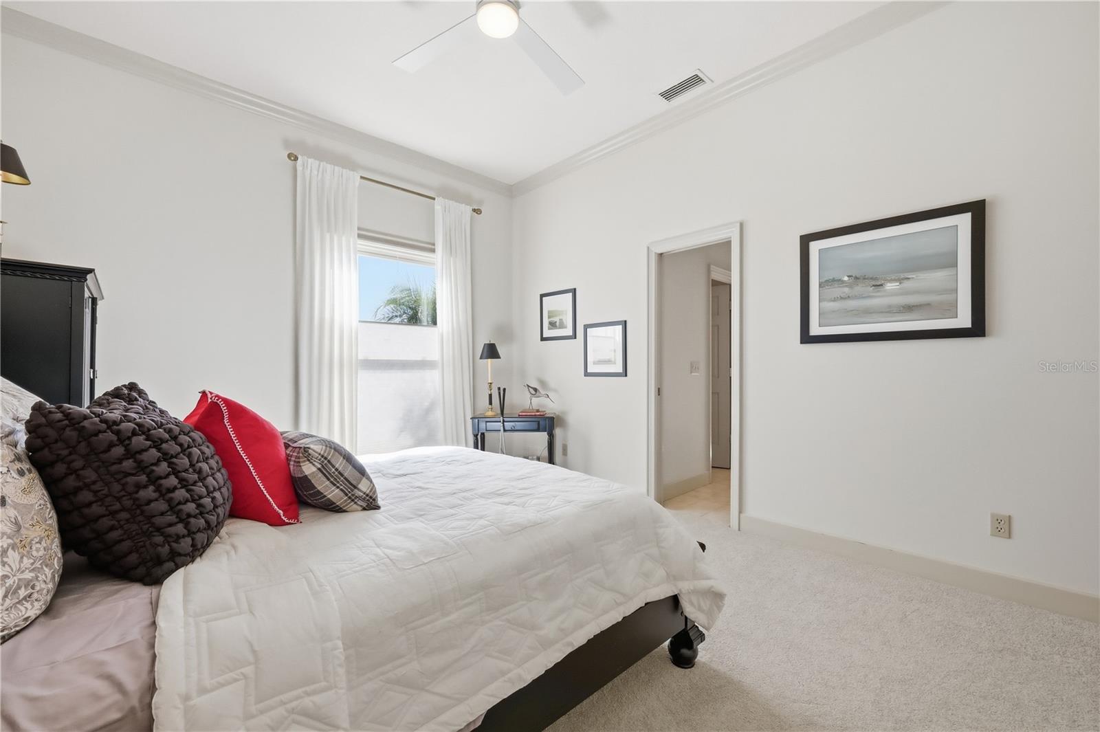 BAY HILL - Residential