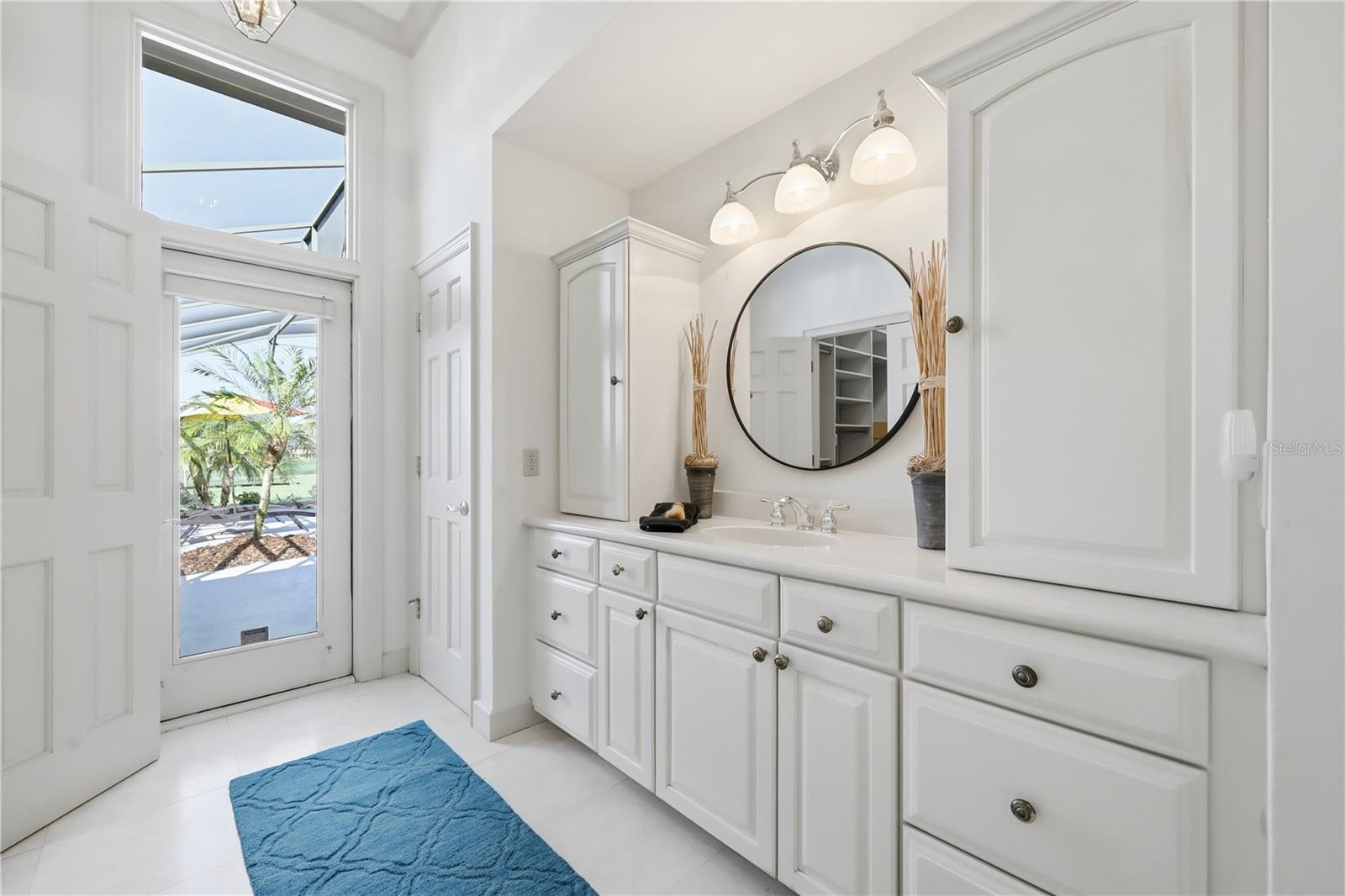 BAY HILL - Residential