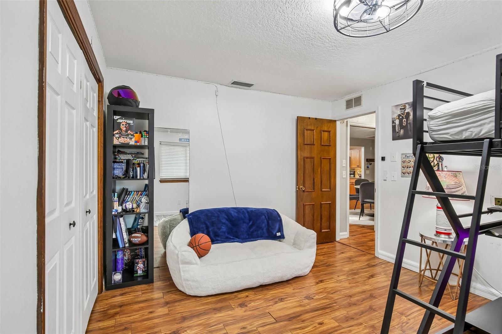 ENISWOOD-UNIT I - Residential