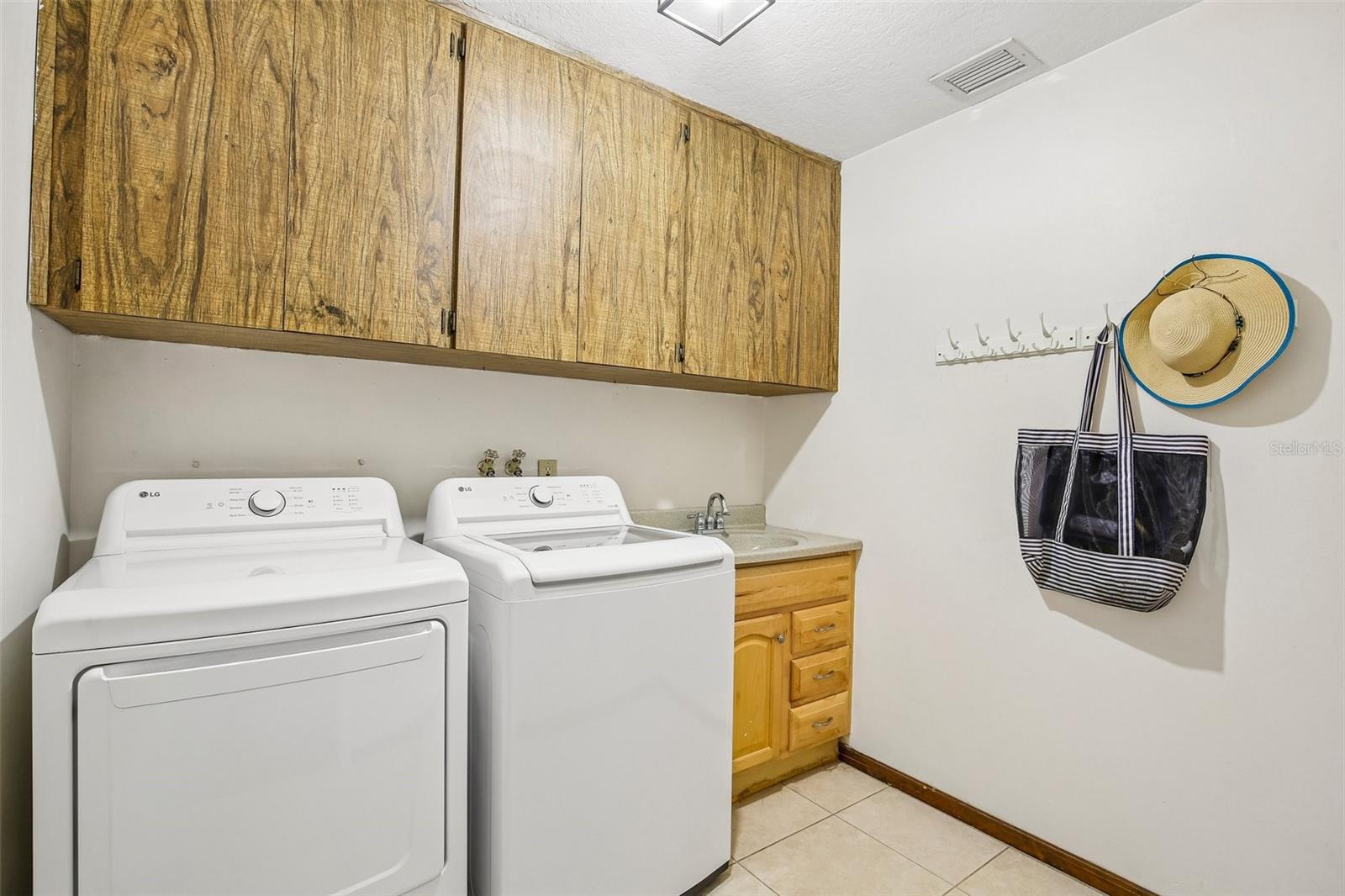ENISWOOD-UNIT I - Residential
