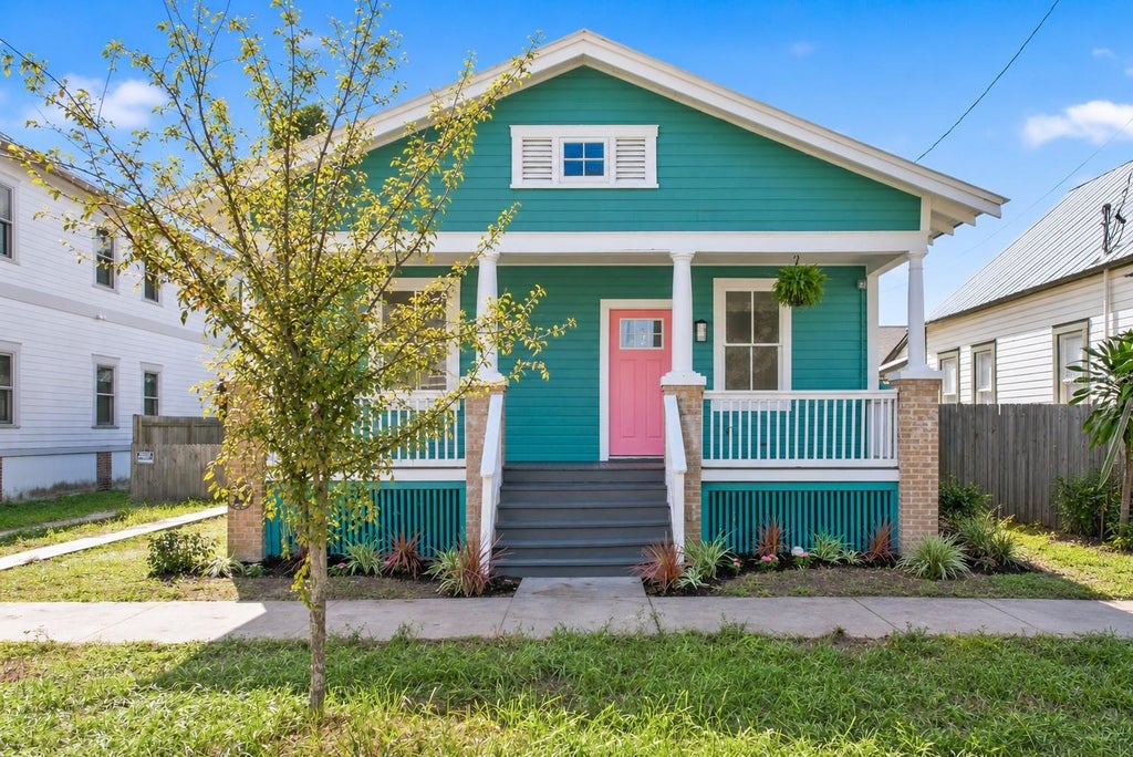 Photo of 2506 N 12th Street, Tampa, FL 33605 (MLS # TB8549867)