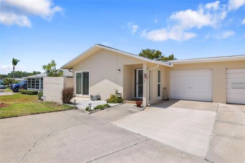 A home in PALM HARBOR