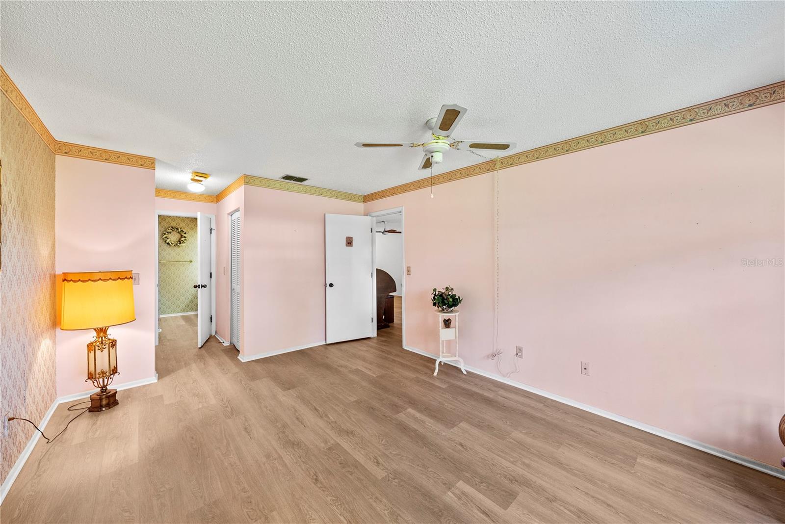 HIGHLAND LAKES VILLAS ON THE GREEN - Residential