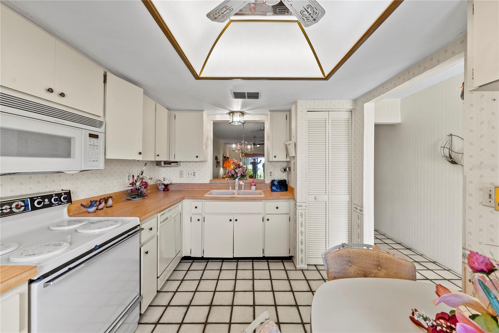 HIGHLAND LAKES VILLAS ON THE GREEN - Residential