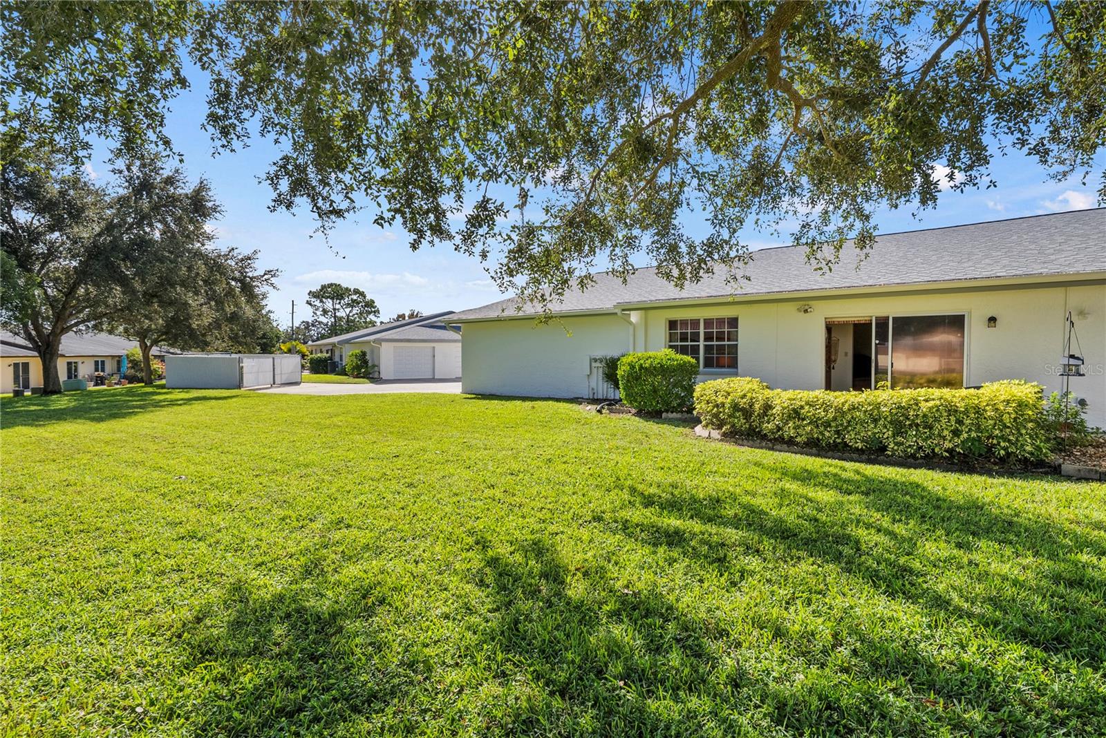 HIGHLAND LAKES VILLAS ON THE GREEN - Residential