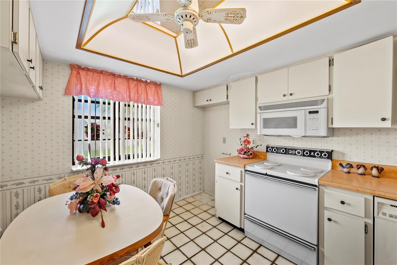 HIGHLAND LAKES VILLAS ON THE GREEN - Residential