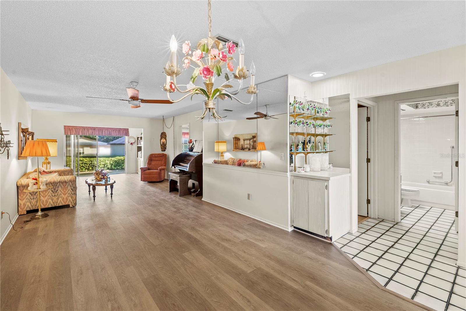 HIGHLAND LAKES VILLAS ON THE GREEN - Residential