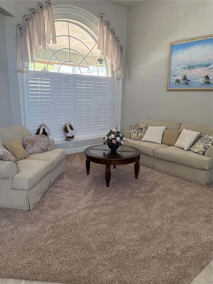 8 TROPIC LAKE WAY