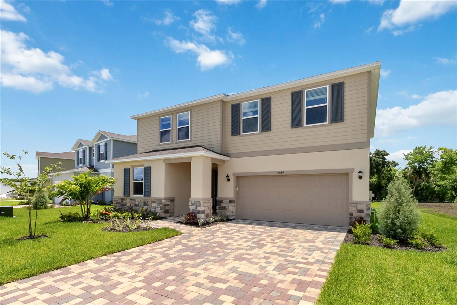 9034 SANDY BLUFFS CIRCLE
