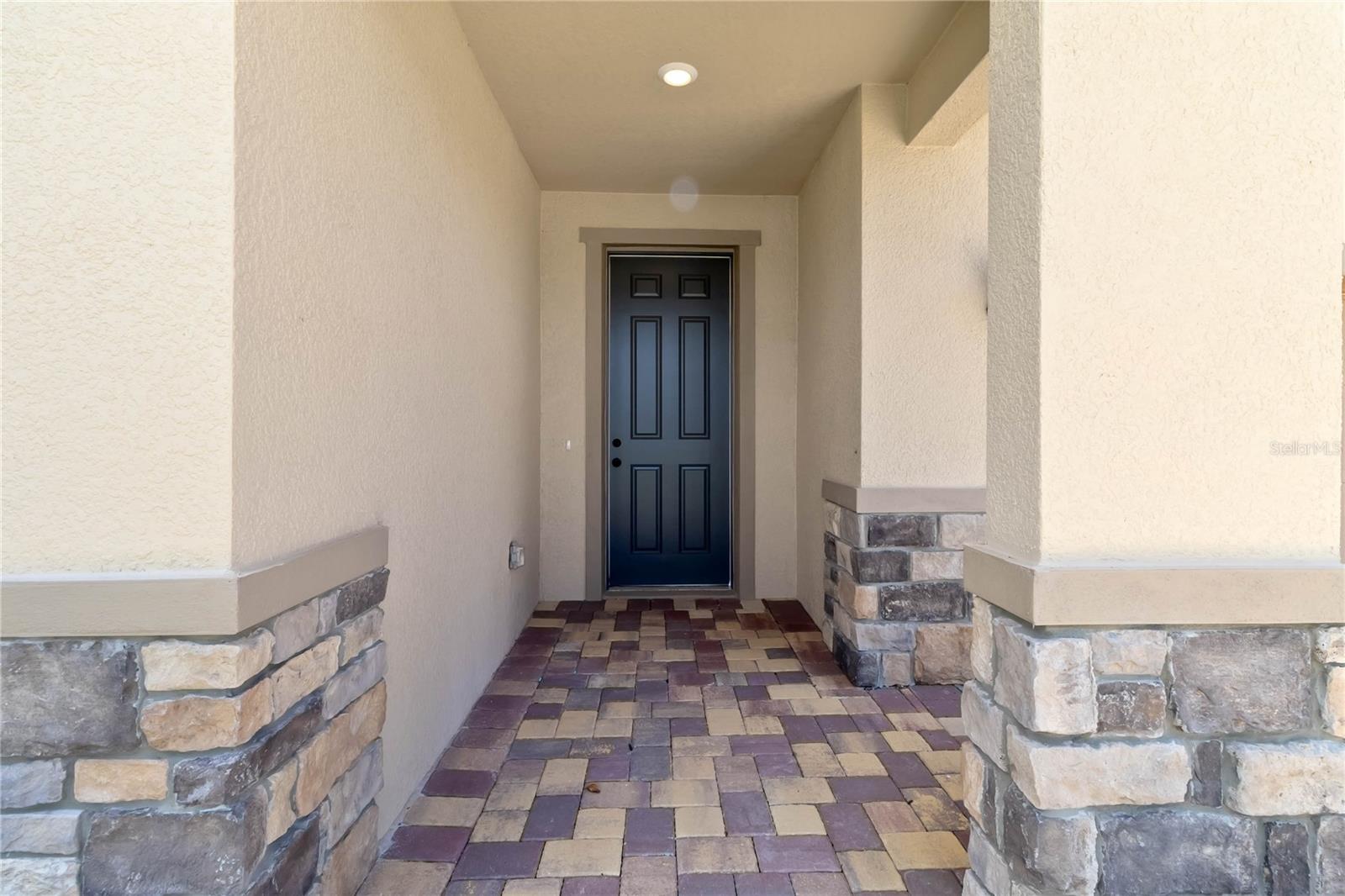 9034 SANDY BLUFFS CIRCLE