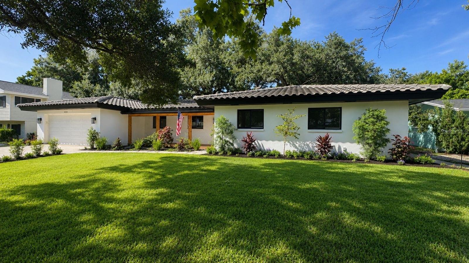 2218 HENNESEN DRIVE