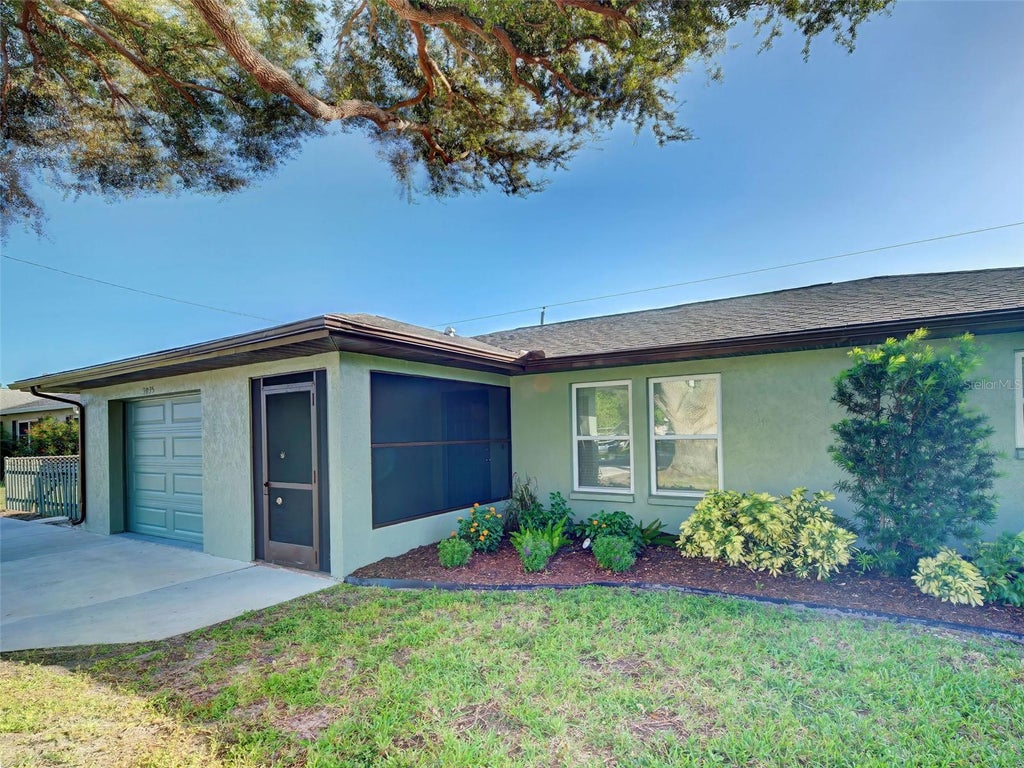 Photo of 3035 Lobelia Road, Venice, FL 34293 (MLS # N6146003)