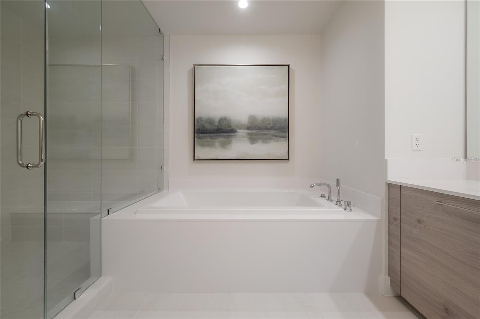 HYDE PARK HOUSE - Residential Lease