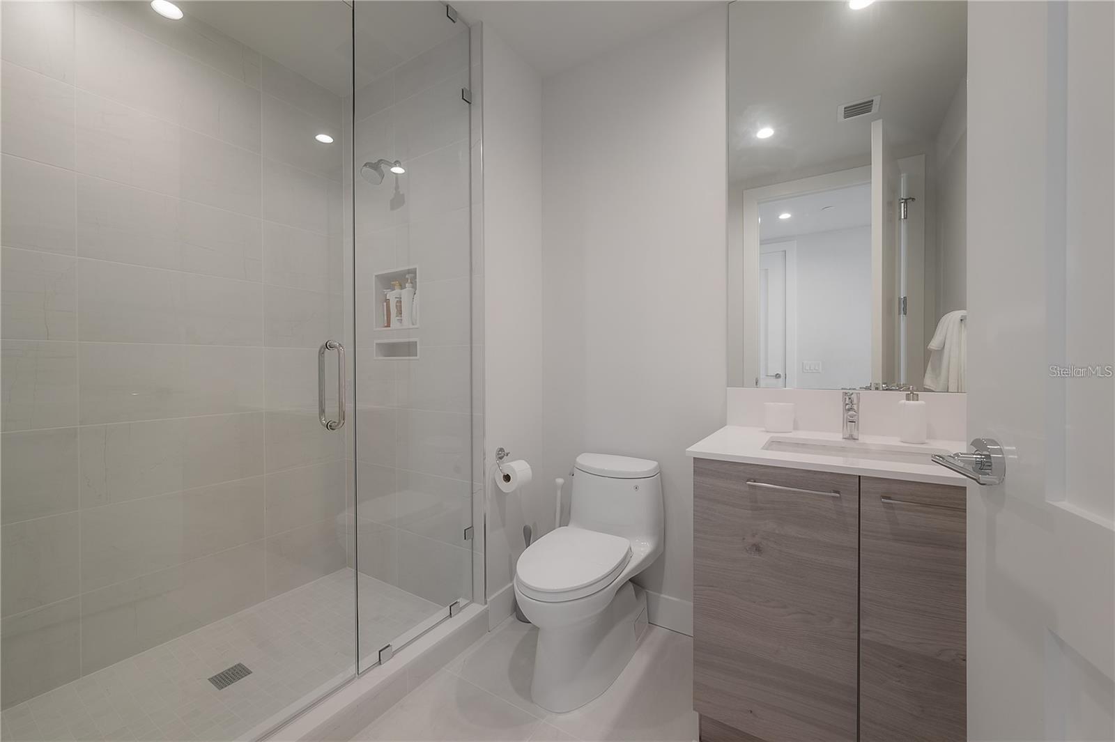 HYDE PARK HOUSE - Residential Lease