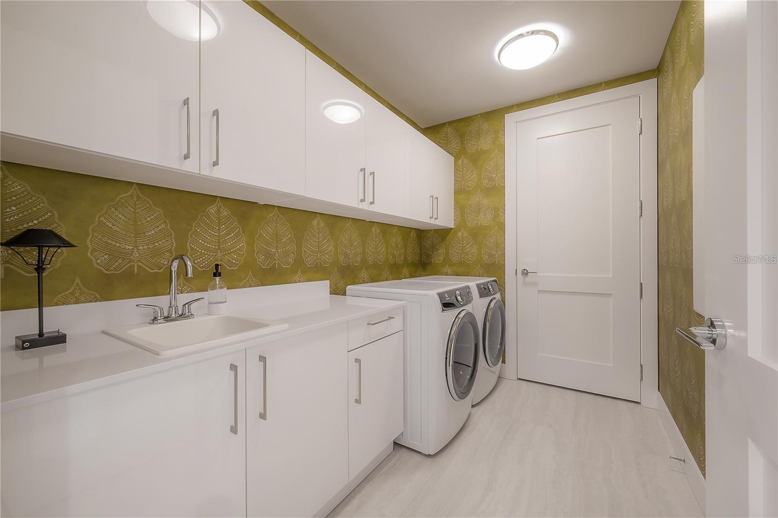 HYDE PARK HOUSE - Residential Lease