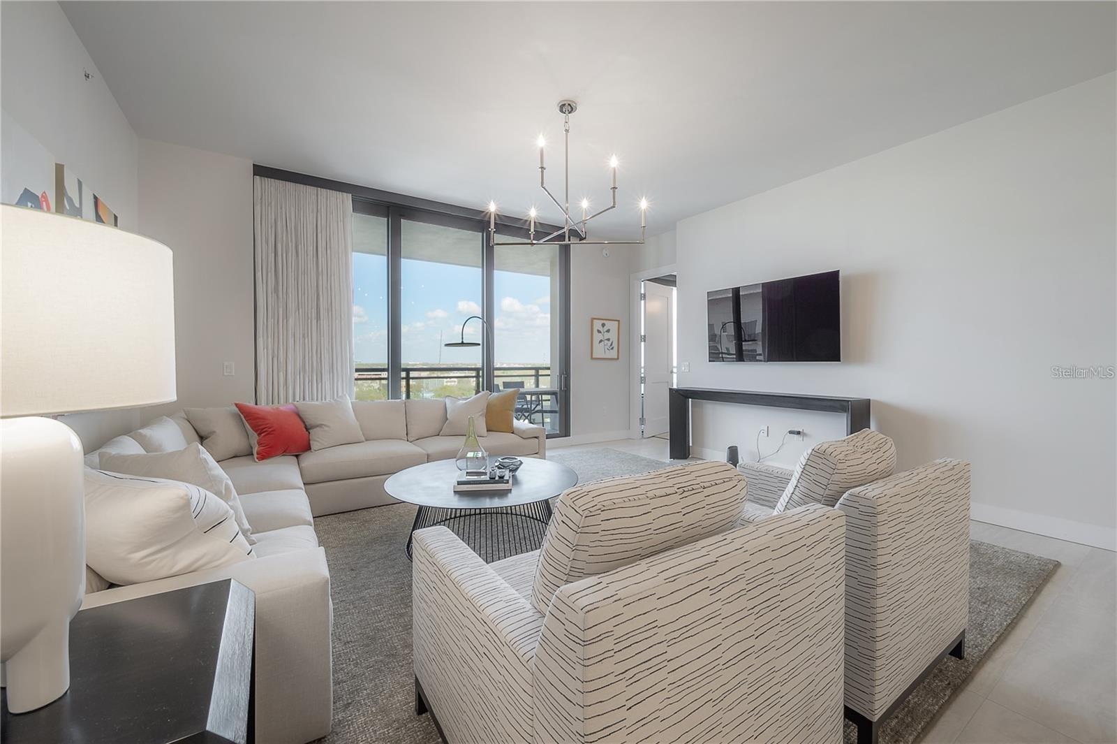 HYDE PARK HOUSE - Residential Lease