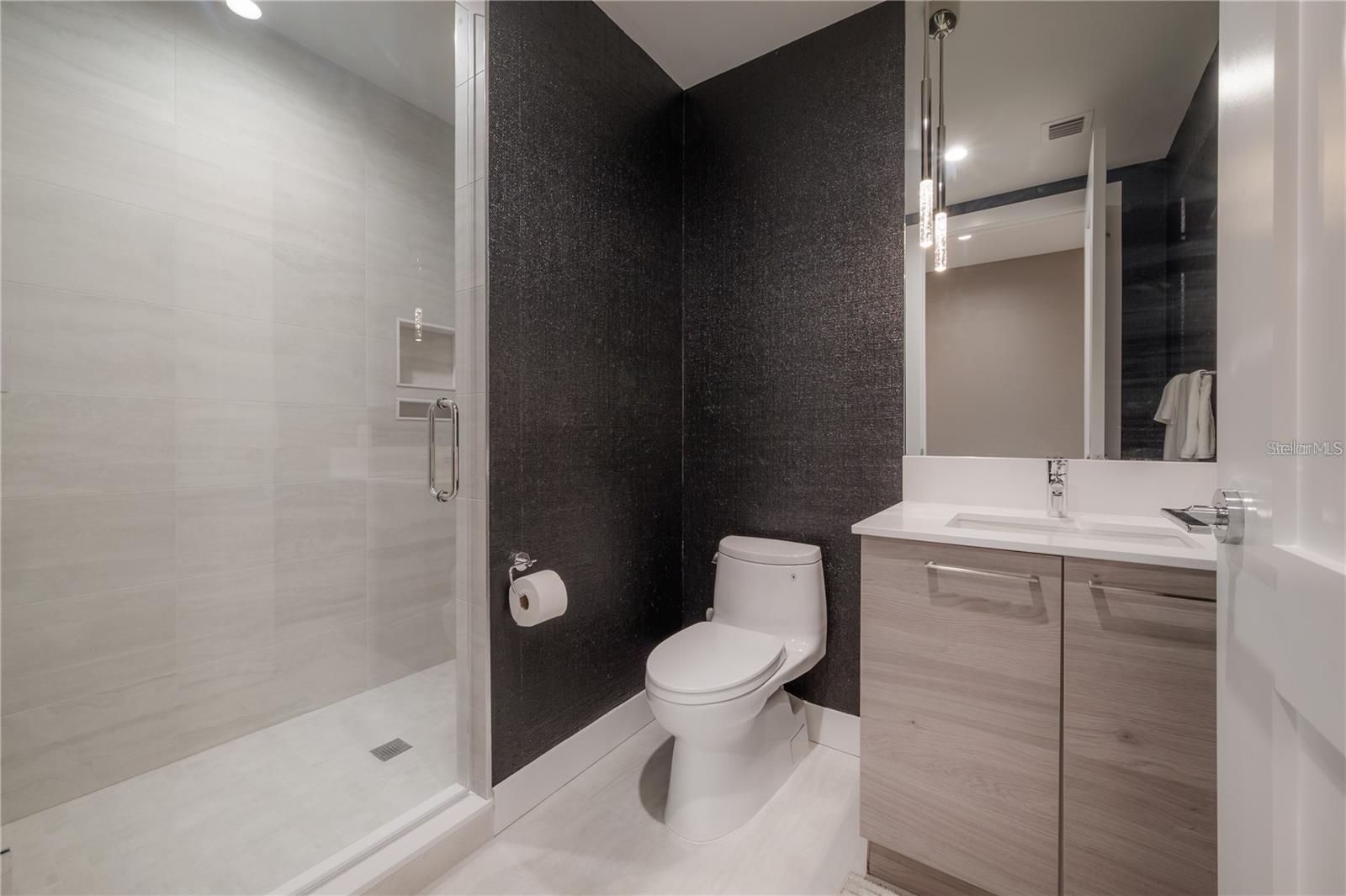HYDE PARK HOUSE - Residential Lease