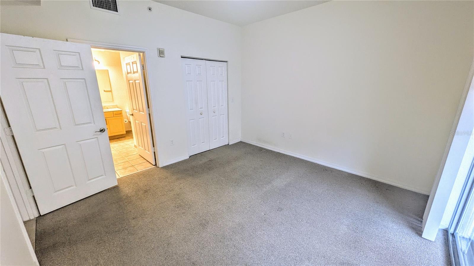 BROADWAY PROMENADE - Residential Lease