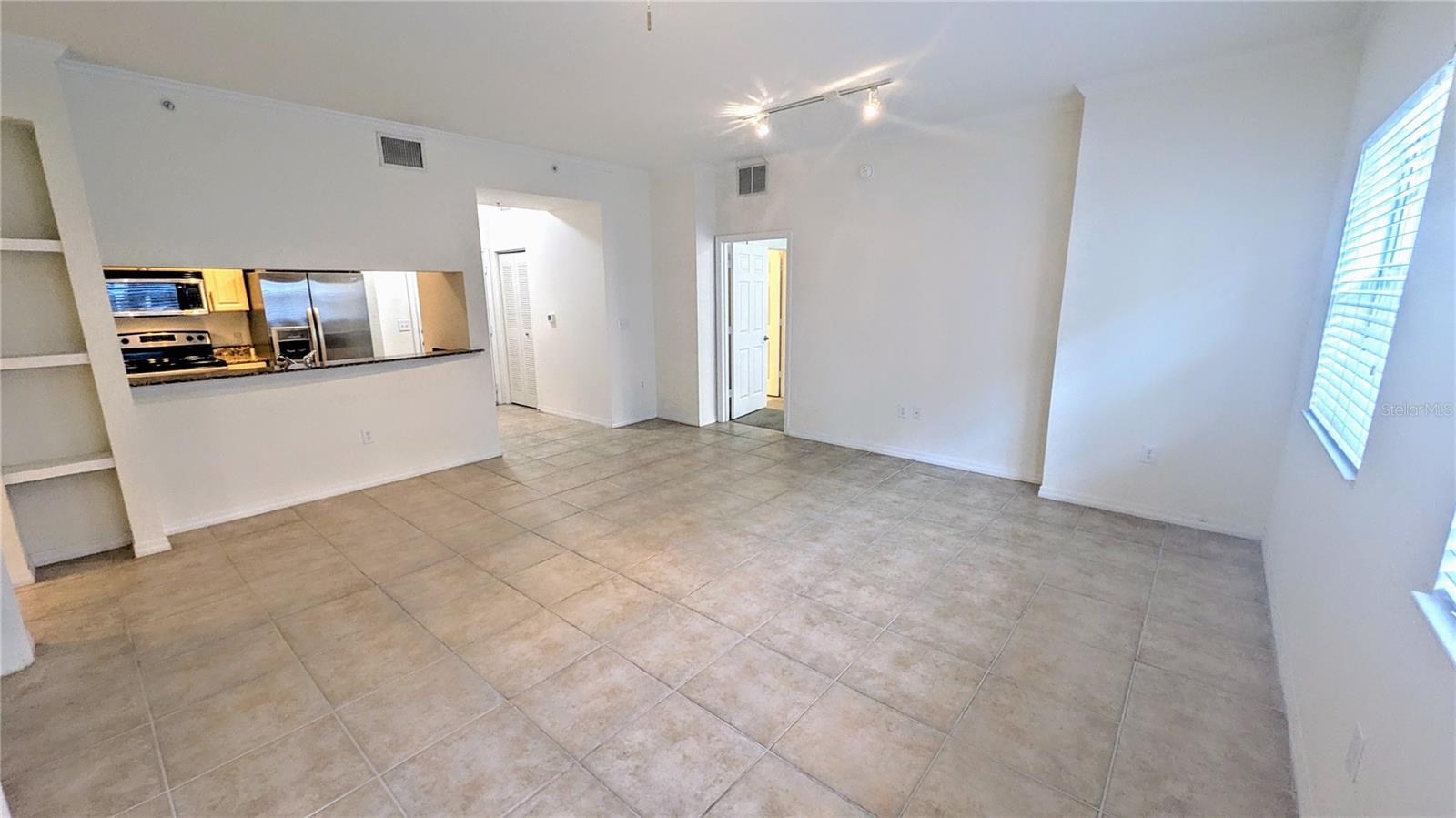 BROADWAY PROMENADE - Residential Lease