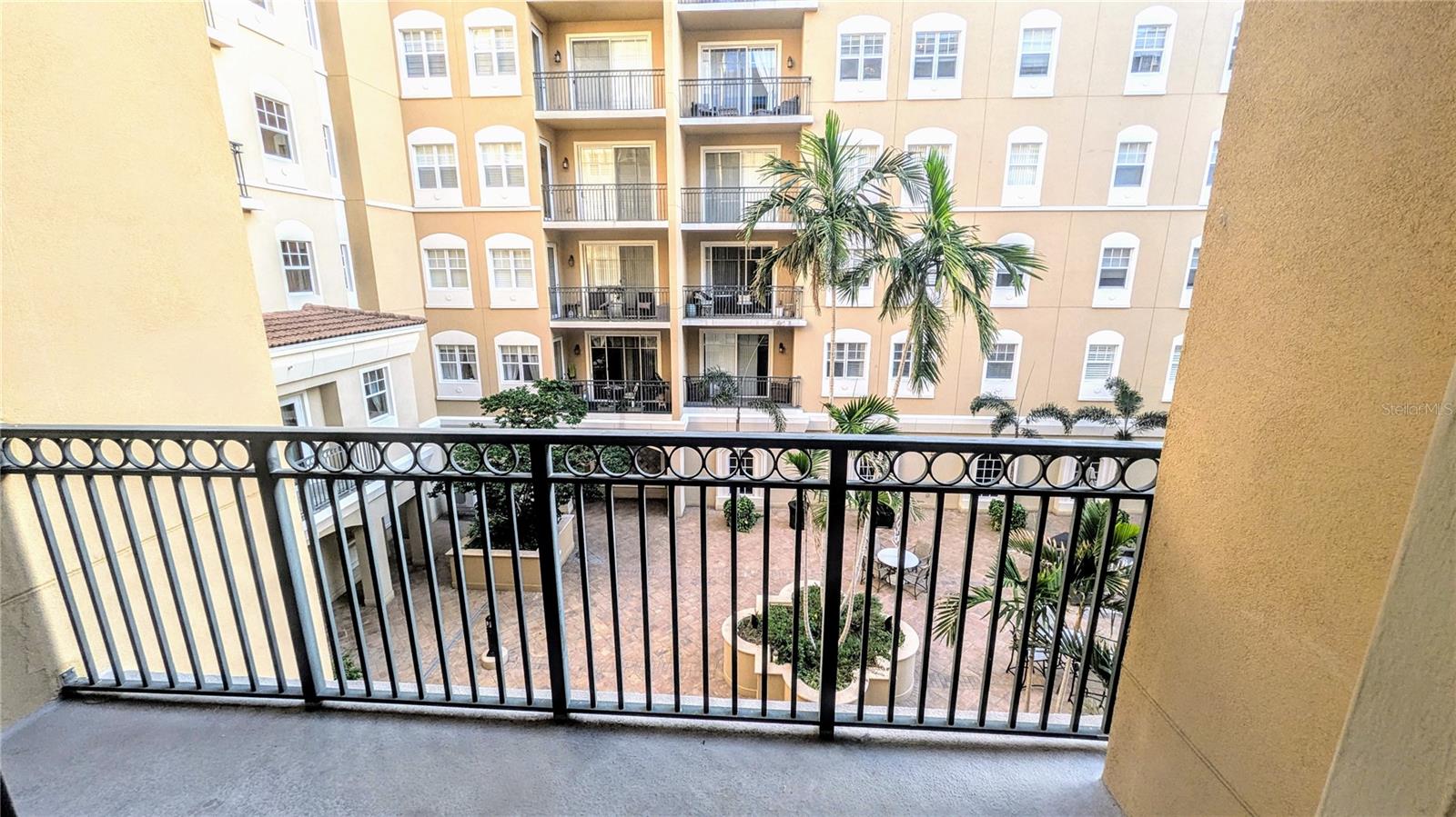 BROADWAY PROMENADE - Residential Lease