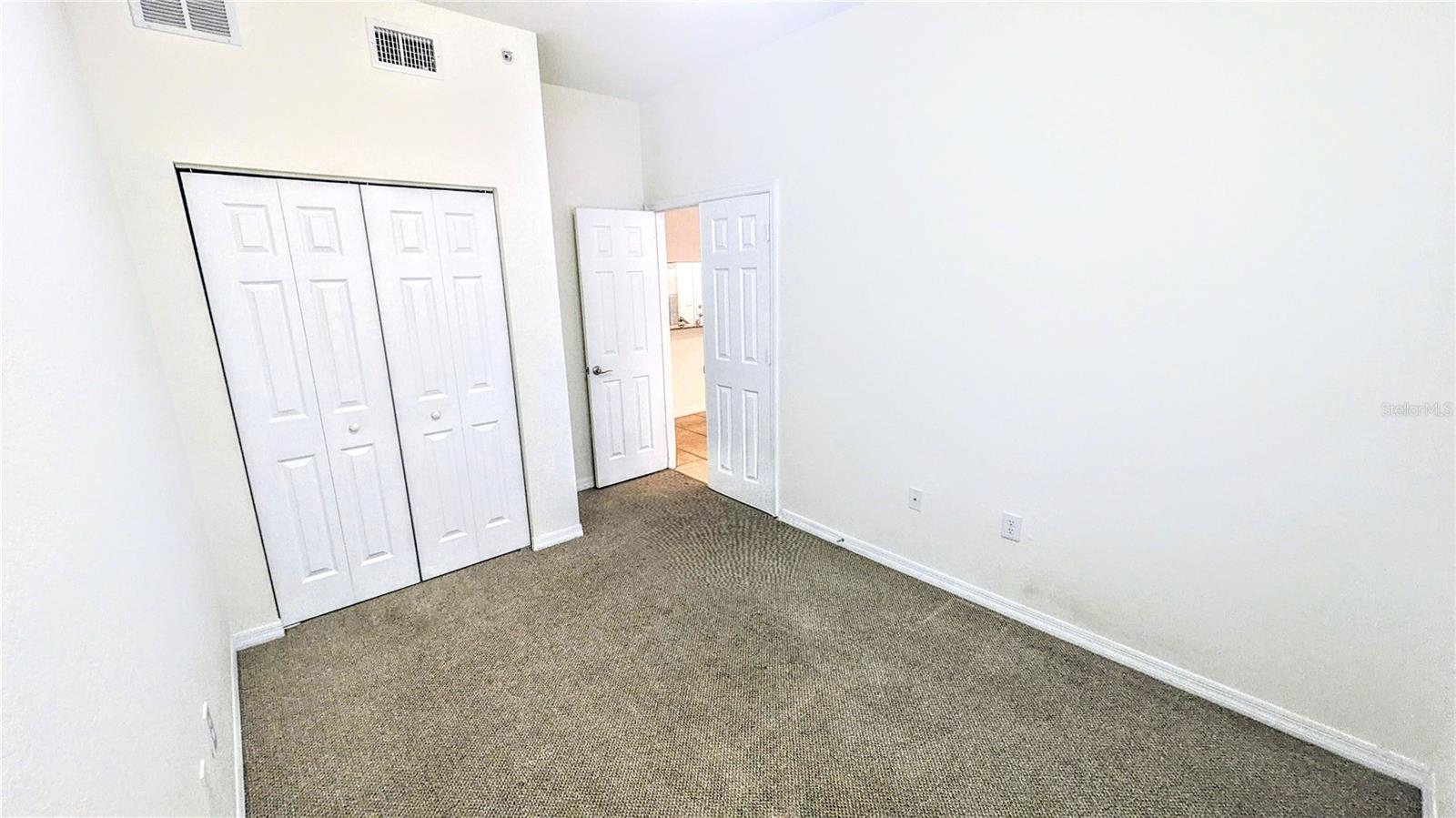 BROADWAY PROMENADE - Residential Lease