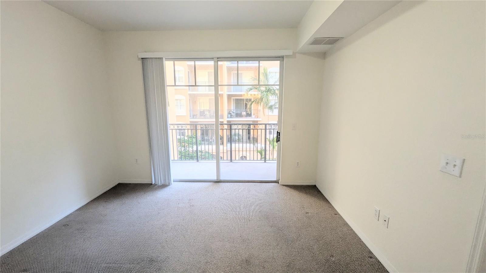 BROADWAY PROMENADE - Residential Lease