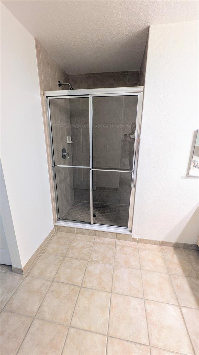 BROADWAY PROMENADE - Residential Lease