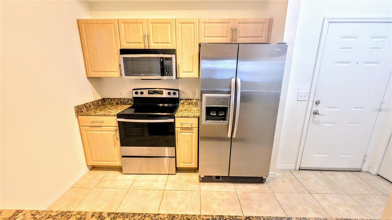 BROADWAY PROMENADE - Residential Lease