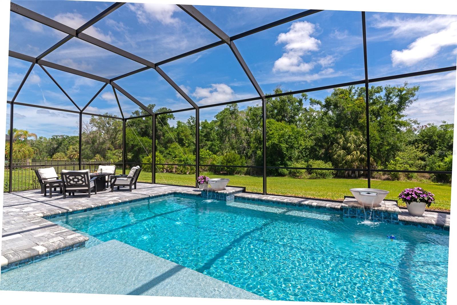 AZARIO ESPLANADE - Residential