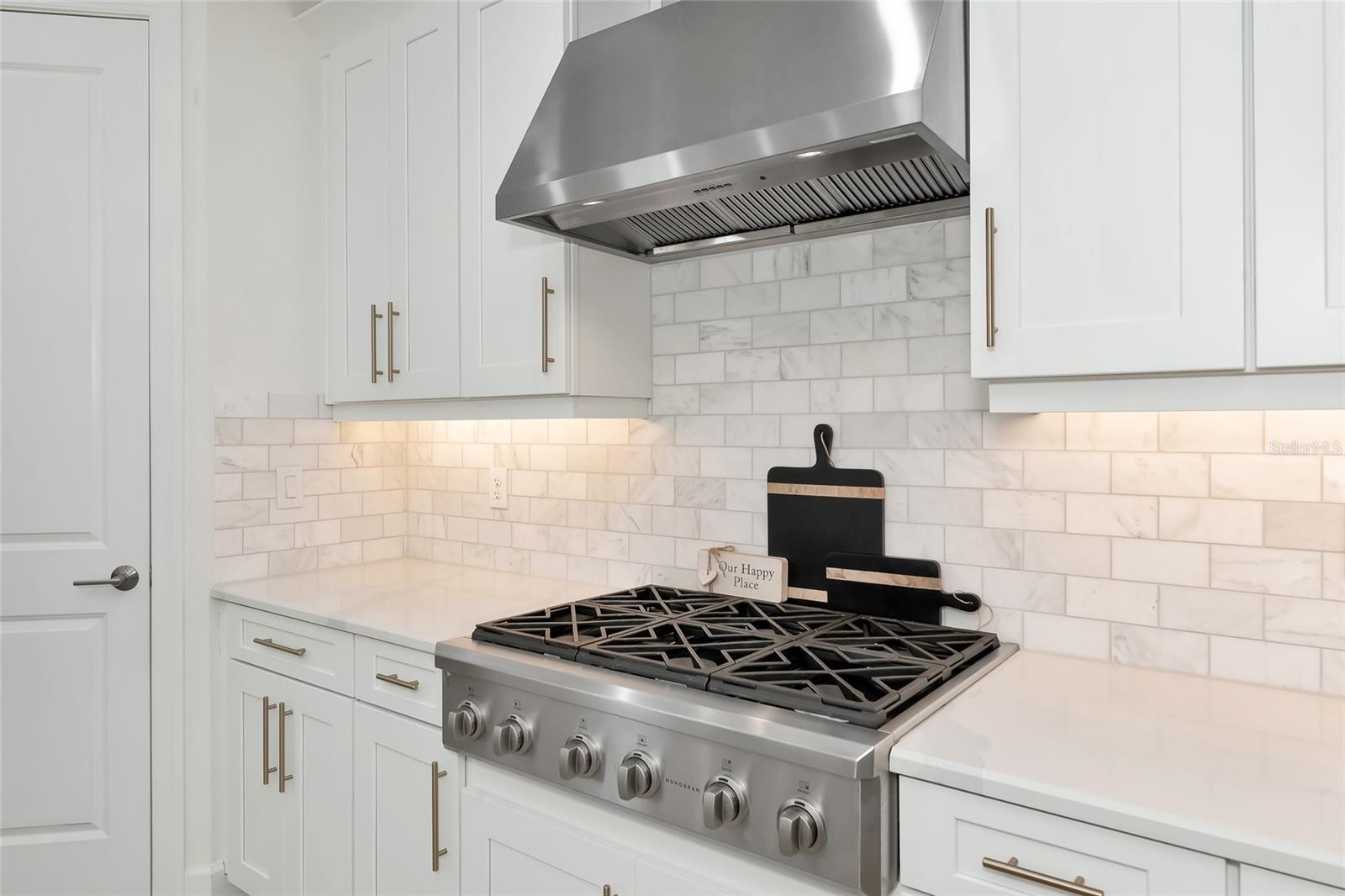 AZARIO ESPLANADE - Residential