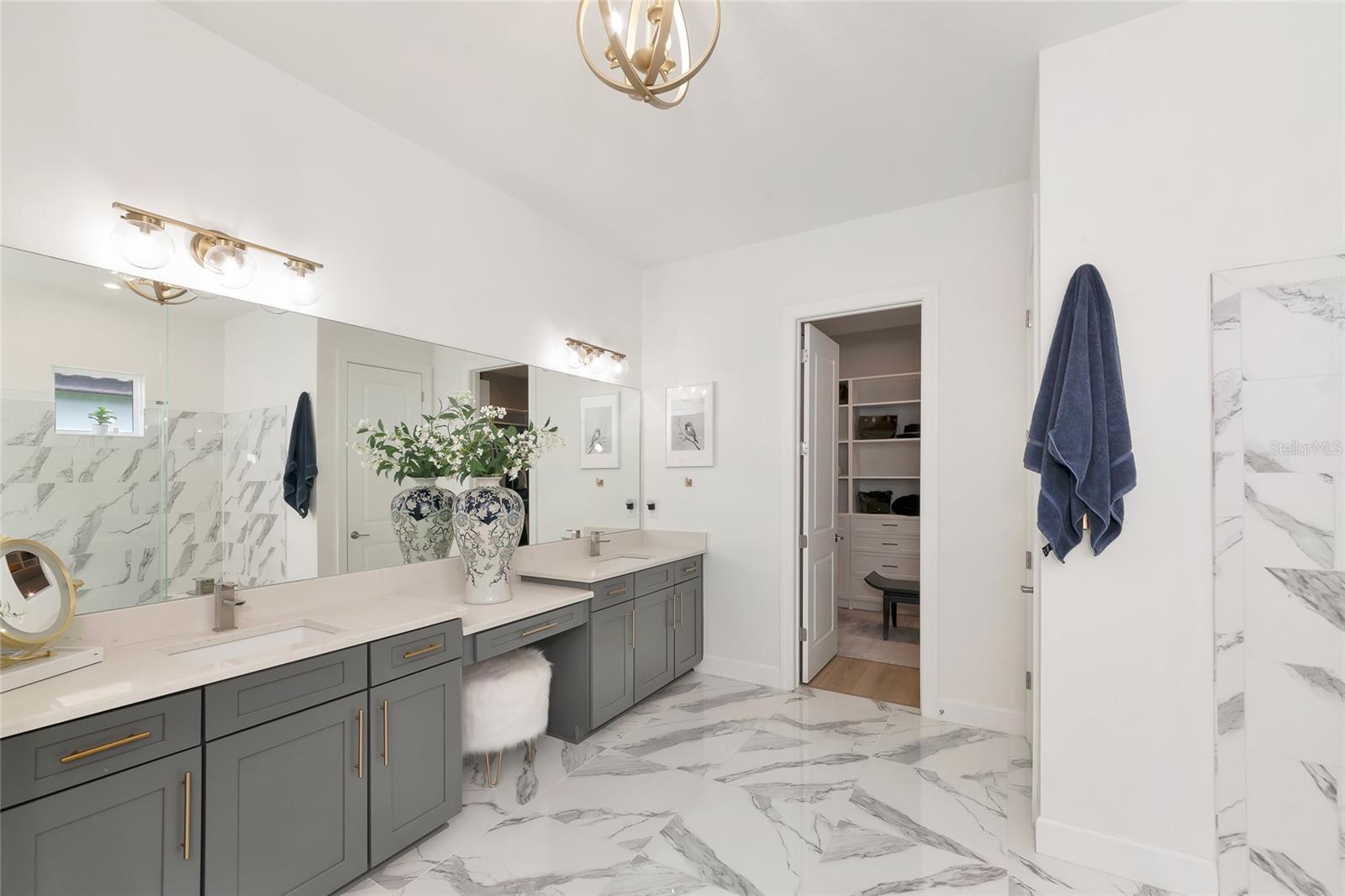 AZARIO ESPLANADE - Residential