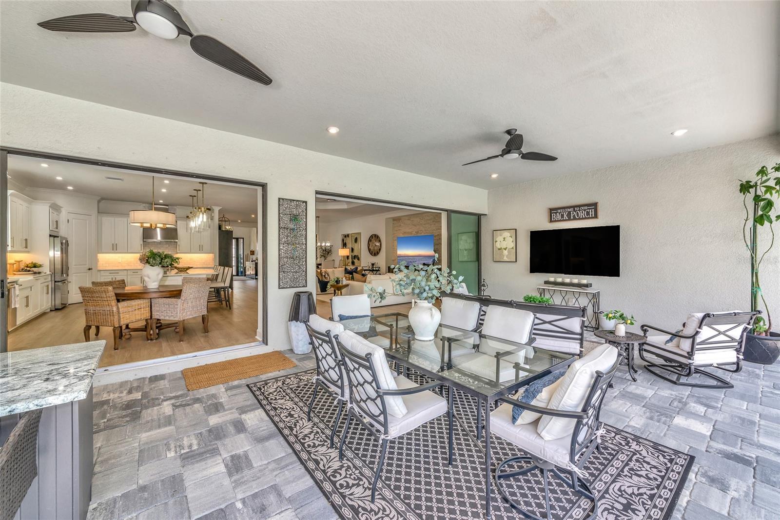 AZARIO ESPLANADE - Residential