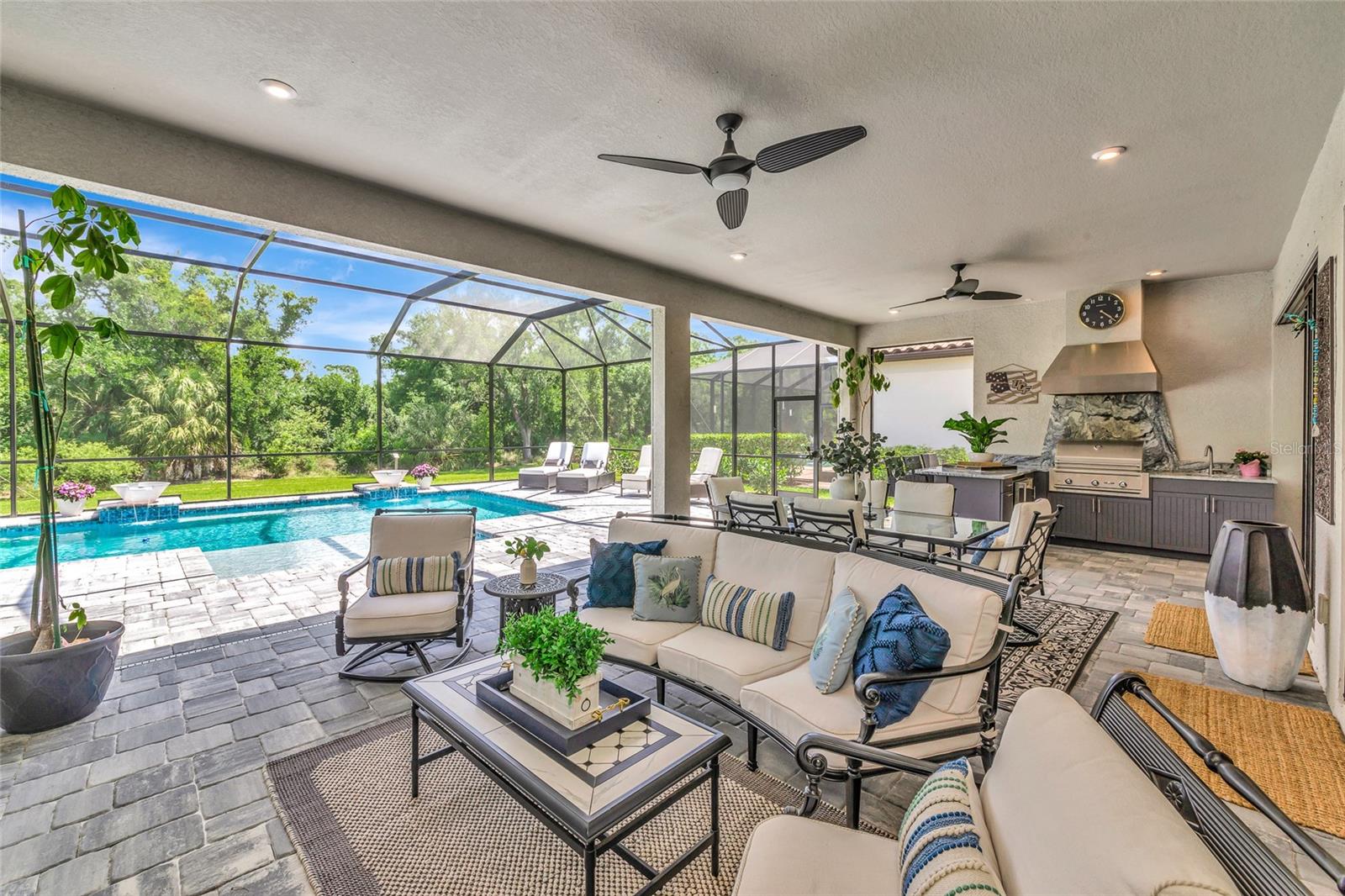 AZARIO ESPLANADE - Residential